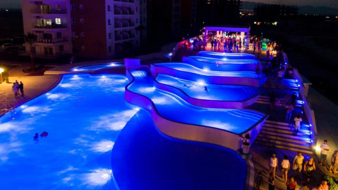 Caesar Resort Cassius: Beachfront Smart Apartment in Northern Cyprus Trikomo Exterior photo